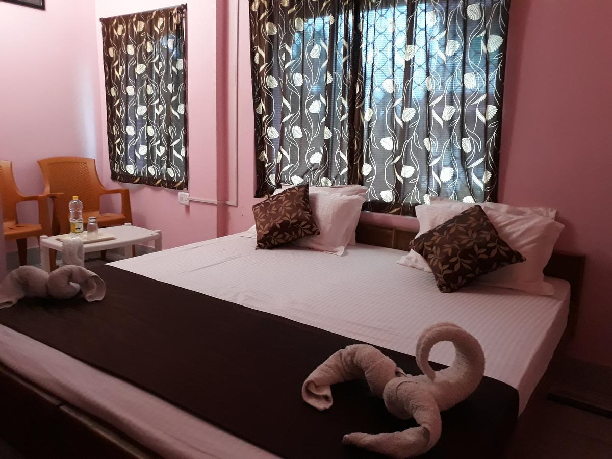 Hotel Gunjan プリ エクステリア 写真