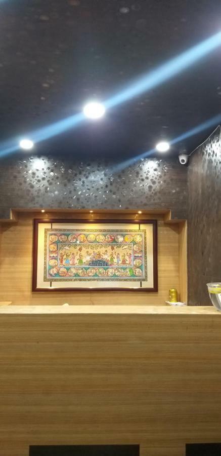 Hotel Gunjan プリ エクステリア 写真