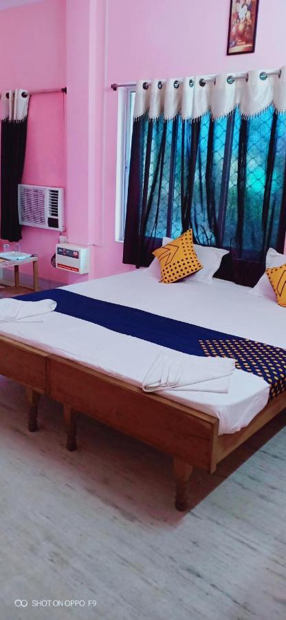 Hotel Gunjan プリ エクステリア 写真