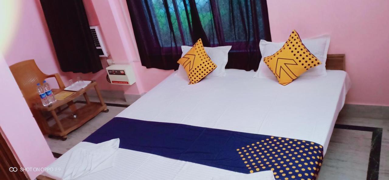 Hotel Gunjan プリ エクステリア 写真
