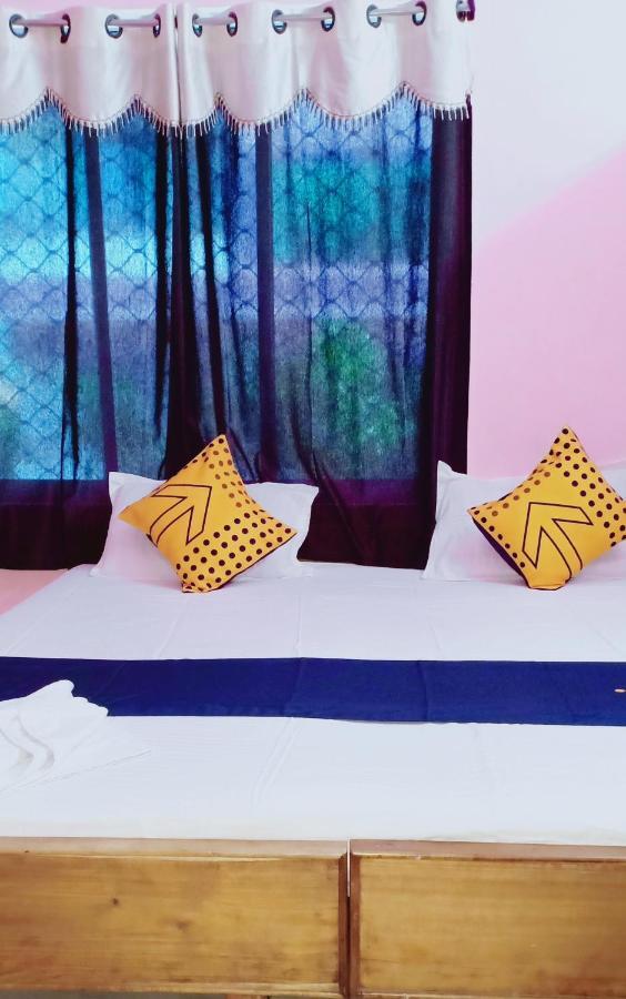 Hotel Gunjan プリ エクステリア 写真