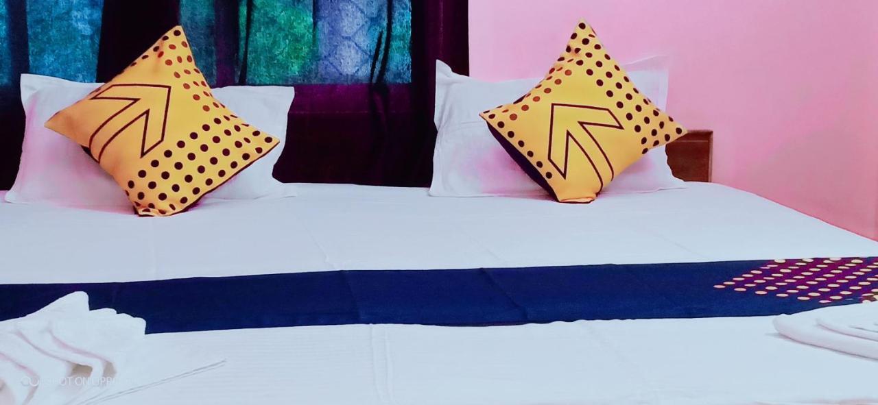 Hotel Gunjan プリ エクステリア 写真