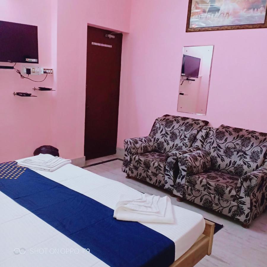 Hotel Gunjan プリ エクステリア 写真